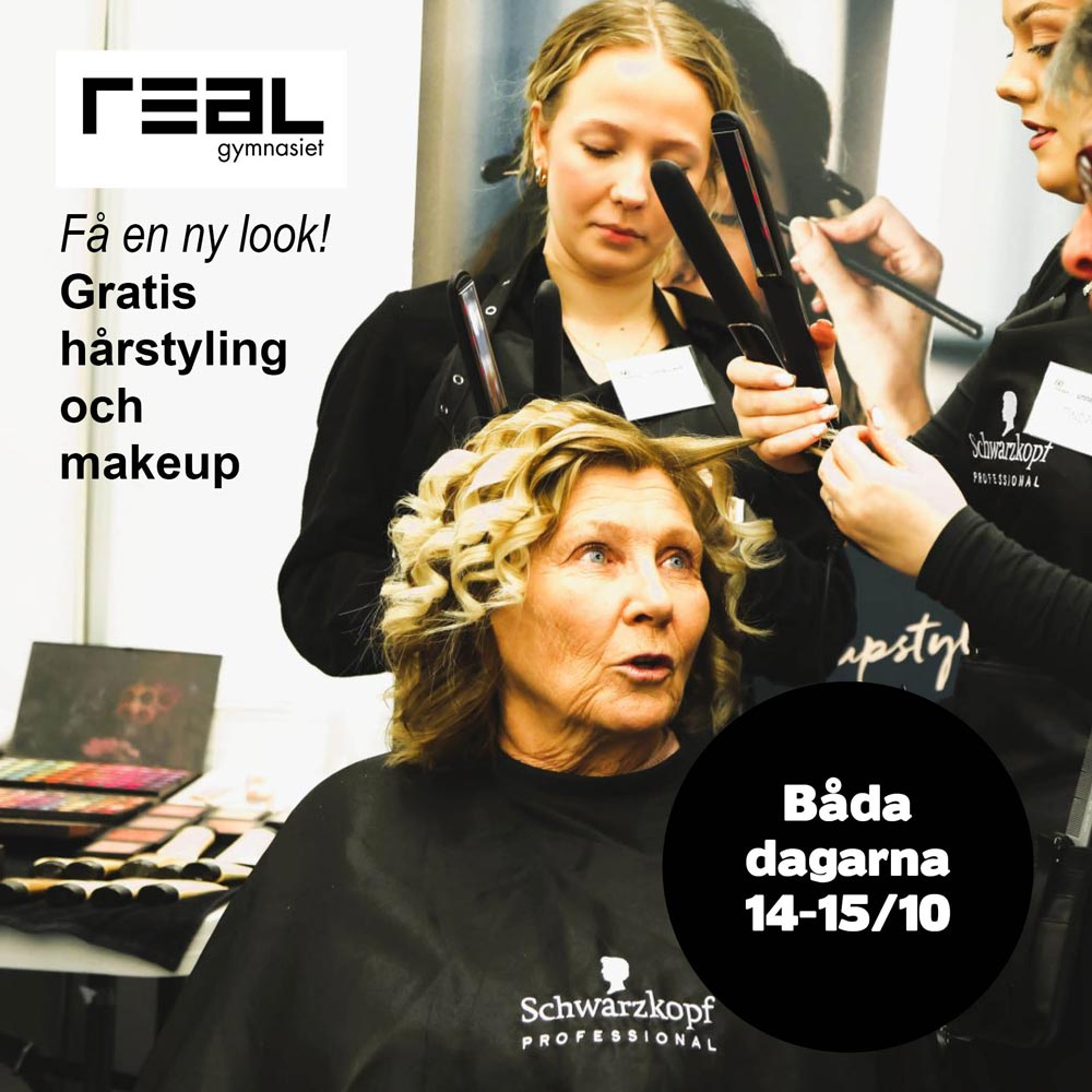 Hårstylister fixar en kvinnas hår